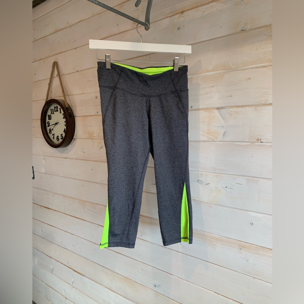 Old Navy Active | Grey & Neon Green Cropped Leggings